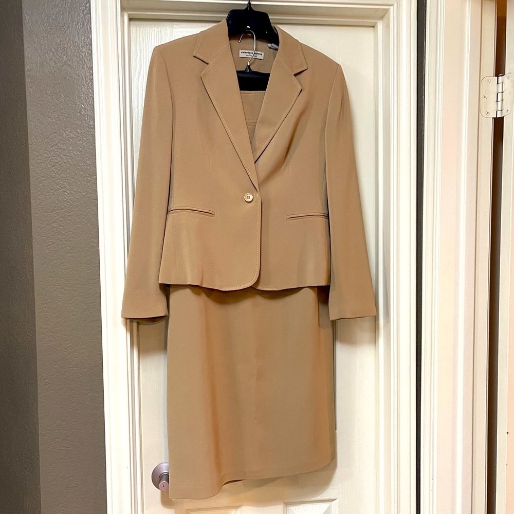 Valerie Stevens 2 pc business suit